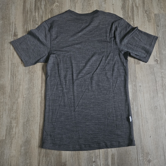 Minus 33 Merino Wool Men's Charcoal Short Sleeve Tee Shirt 100% Wool Small - Picture 7 of 7